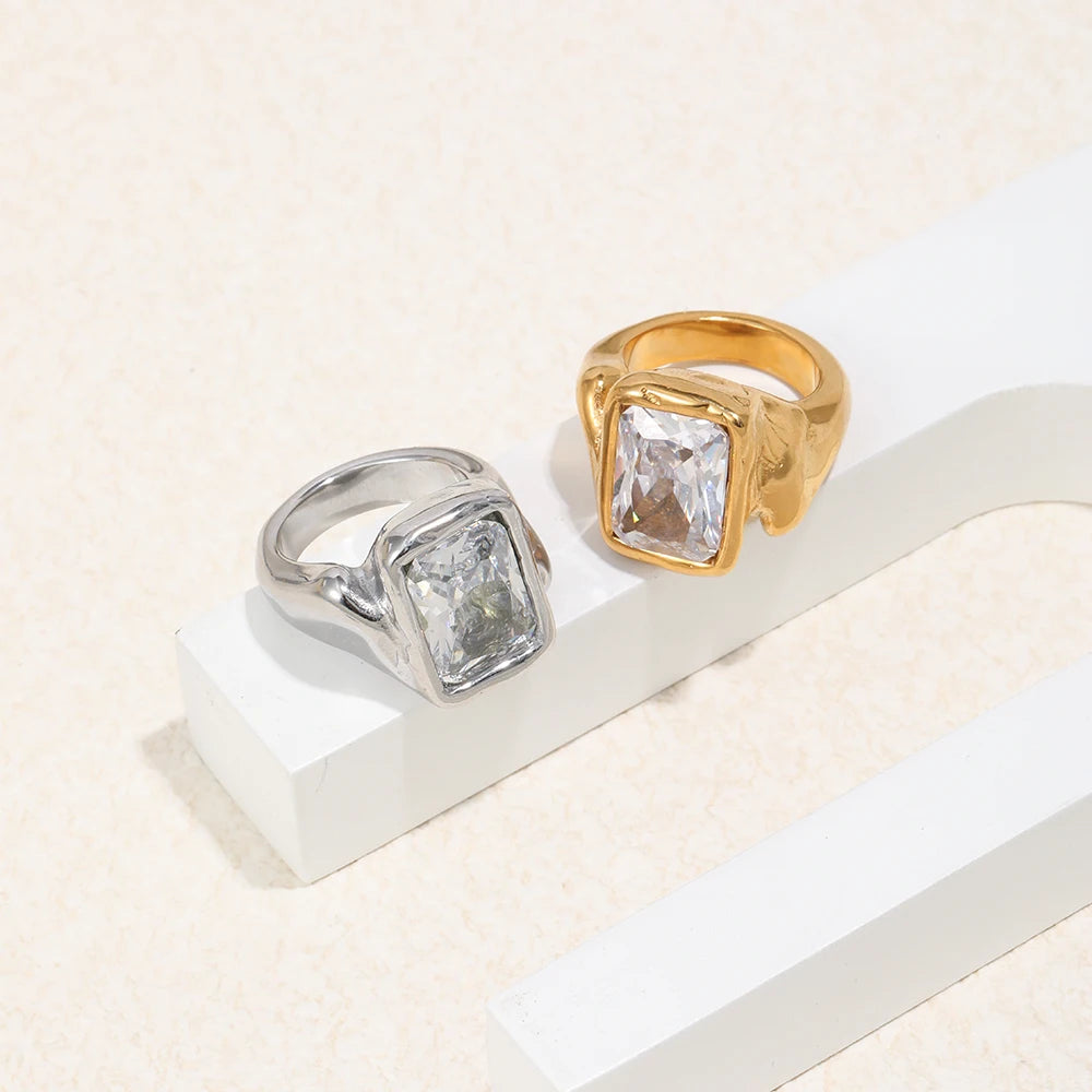 Deep-patterned Square Zircon Ring