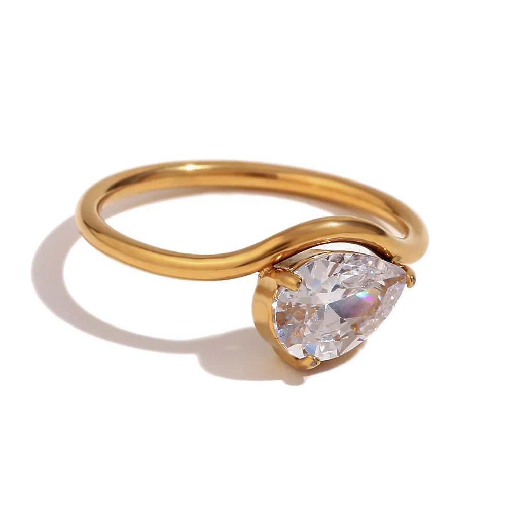 Wave Drop Round Zircon Ring