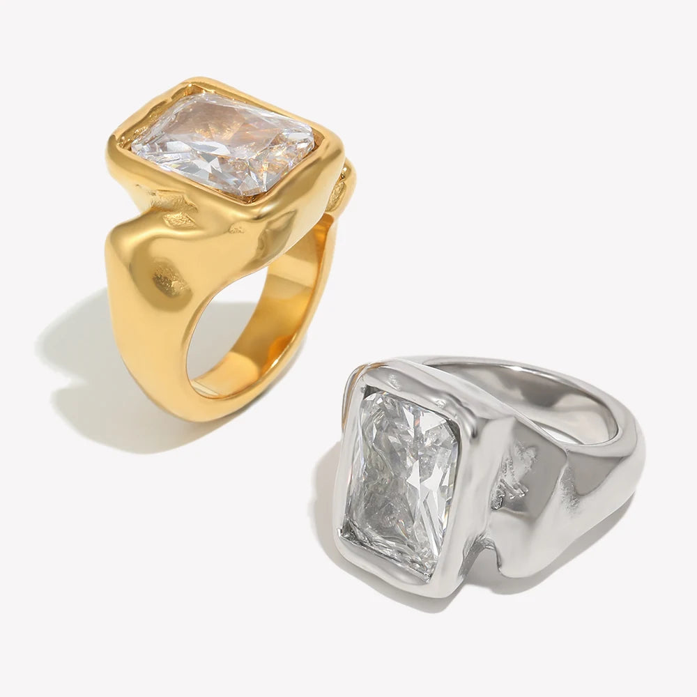 Deep-patterned Square Zircon Ring