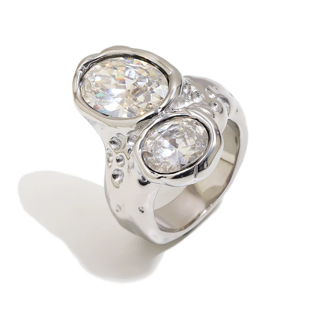 Deep-patterned Square Zircon Ring